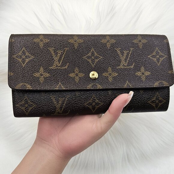 Louis Vuitton Monogram Sarah Wallet - Picture 1 of 14